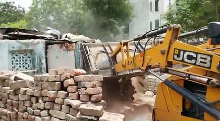 Ahmedabad :  सरखेज के वेजलपुर में कच्चे-पक्के 95 अतिक्रमणों पर चला हथौड़ा Video