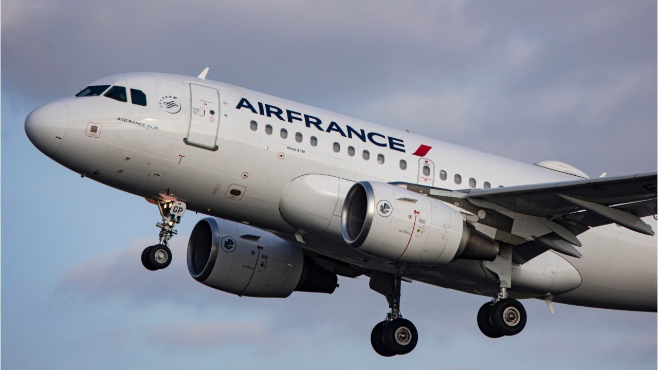 Air France : une hôtesse de l'air accuse des pi...