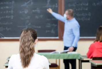 Professor que ganhou prêmio nacional, diz que distanciamento social mexeu com perfil dos alunos