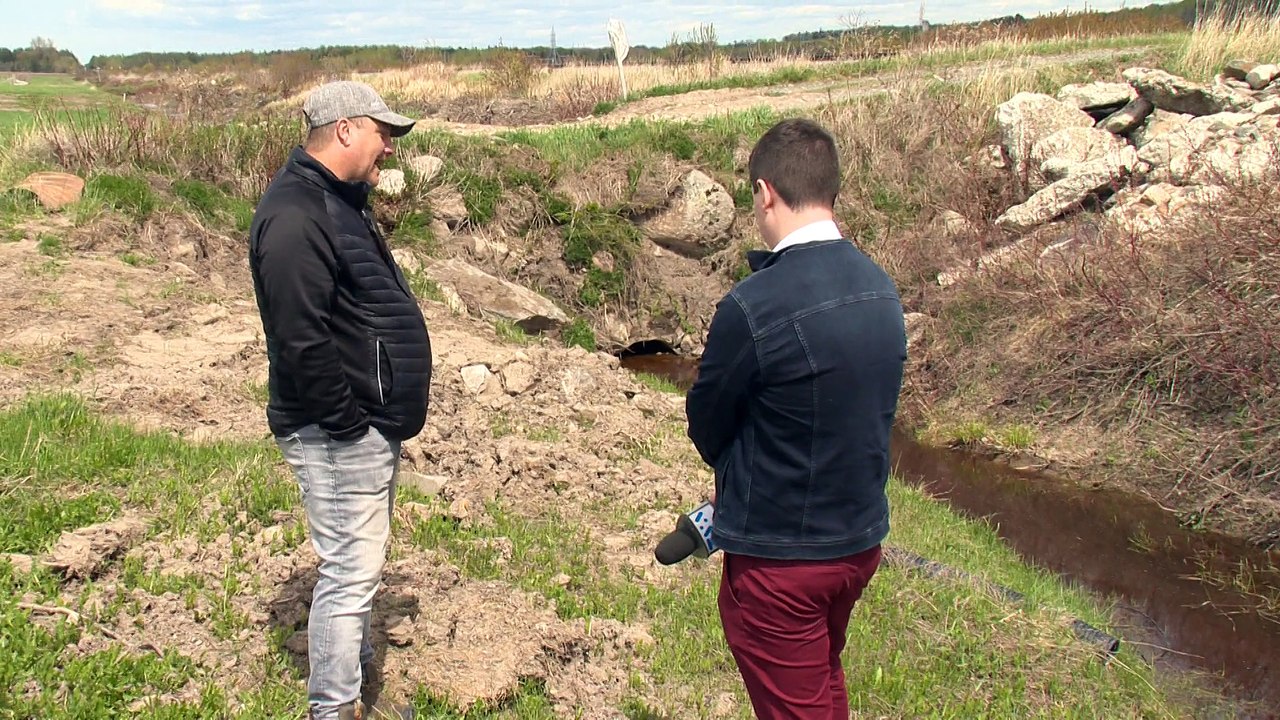 Des agriculteurs inquiets de traverser la voie ferrée