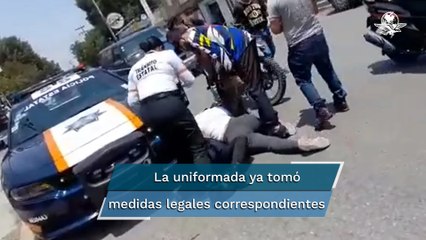 “¡Suéltela por favor": mujer policía es agredida por conductora que cometió una infracción en Edom