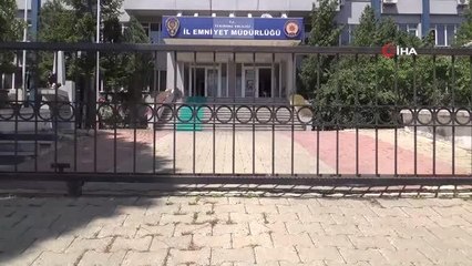 CHP'li Deniz Baykal ve MHP'li eski yöneticilere ait müstehcen görüntülerin dağıtılmasına ilişkin 2 polis tutuklandı