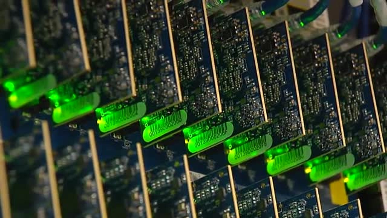 El Gobierno invierte 12.000 millones de euros para revertir la dependencia del exterior en la producción de semiconductores
