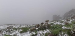 Mayıs sonunda şaşırtan görüntü, Tunceli'nin yüksek kesimlerine kar yağdı