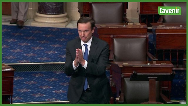 Fusillade au Texas : un sénateur ému supplie le Sénat d'adopter des lois sur les armes à feu