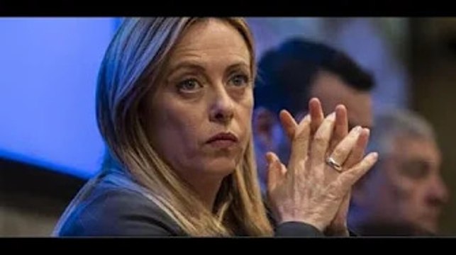 FdI, c'è Giorgio Almirante nella destra di Giorgia Meloni: l'omaggio della le@der