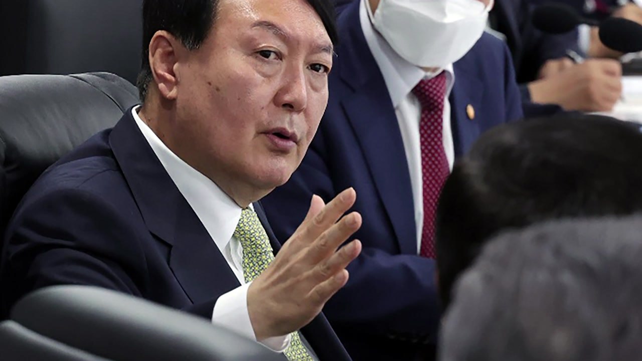 尹, 北 미사일 발사에 NSC 주재 "한미 확장억제 실질조치" / YTN