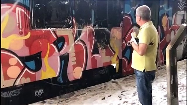 La Spezia, incendio di una locomotiva alla stazione, scalo ferroviario evacuato