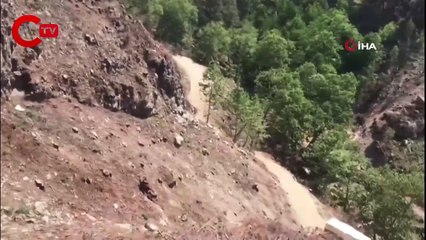 Manavgat’ta traktör 300 metrelik uçuruma yuvarlandı :1 ölü