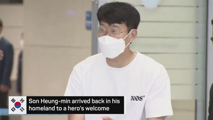 Son arrives in South Korea a hero with Golden Boot