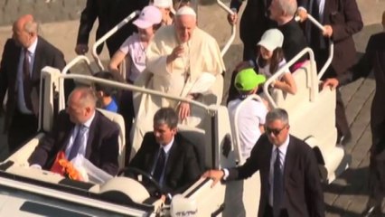 Papa: "Ho il cuore affranto per la strage nella scuola in Texas"