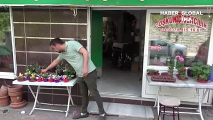 Dükkanlara zarf içinde siftah parası bırakan hayırsever güvenlik kamerasına yakalandı