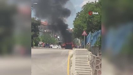 Ankara'da hareket halindeki otomobil yandı