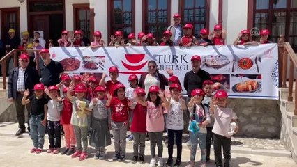 "Türk Mutfağı Haftası" kapsamında leblebi helvası tanıtıldı