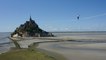 Au Mont-Saint-Michel, le funambule Nathan Paulin marche 2200 m sur un fil perché à 100 m de hauteur