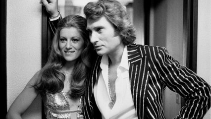 VOICI : Sheila dévoile des clichés souvenirs de Johnny Hallyday, les internautes ravis