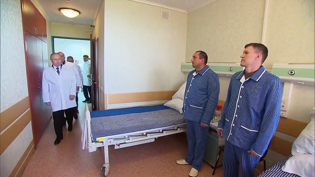 Putin visita soldados russos feridos na Ucrânia
