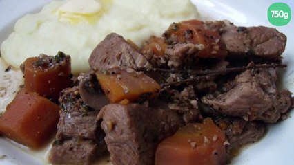 Sauté de porc à l'ail et aux noix