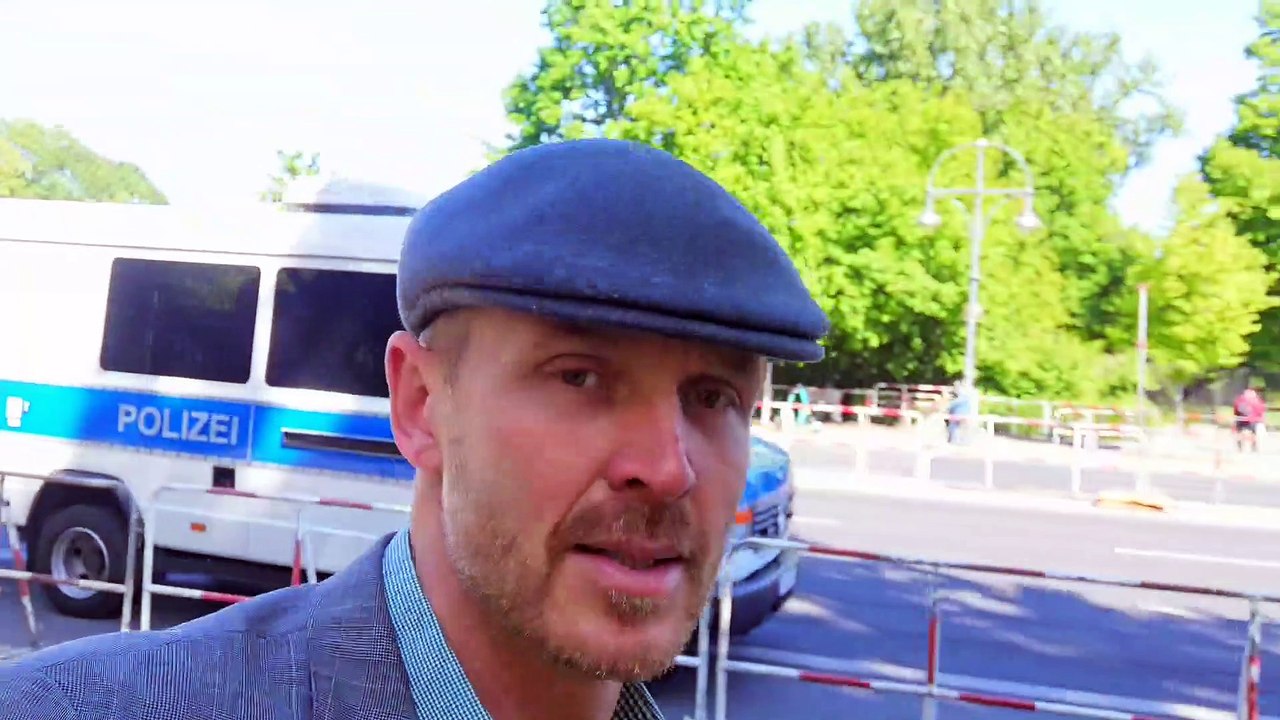 DER VOLKSLEHRER : 9. Mai – Provokationen und Gedenken in Berlin | DEMOBERICHT