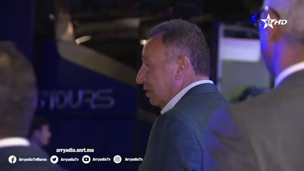 لحظة وصول فريق لأهلي المصري إلى مطار محمد الخامس لمواجهة #الوداد_الرياضي بمركب محمد الخامس بالدار البيضاء يوم الاثنين القادم