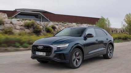 Audi Q8 60 TFSIe Driving Video