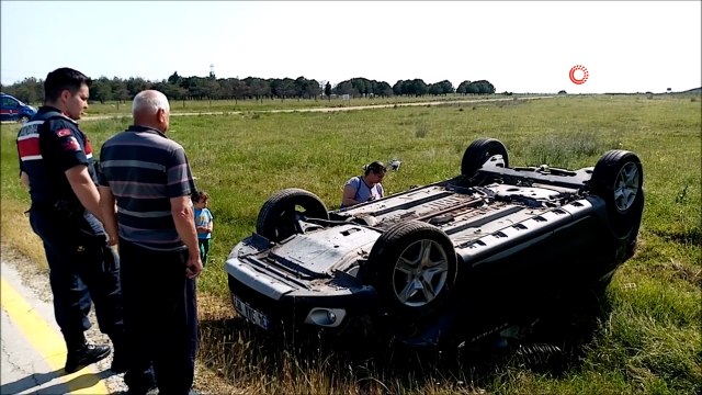 Emniyet kemeri sayesinde takla atan araçtan 4 kişi burnu bile kanamadan çıktı