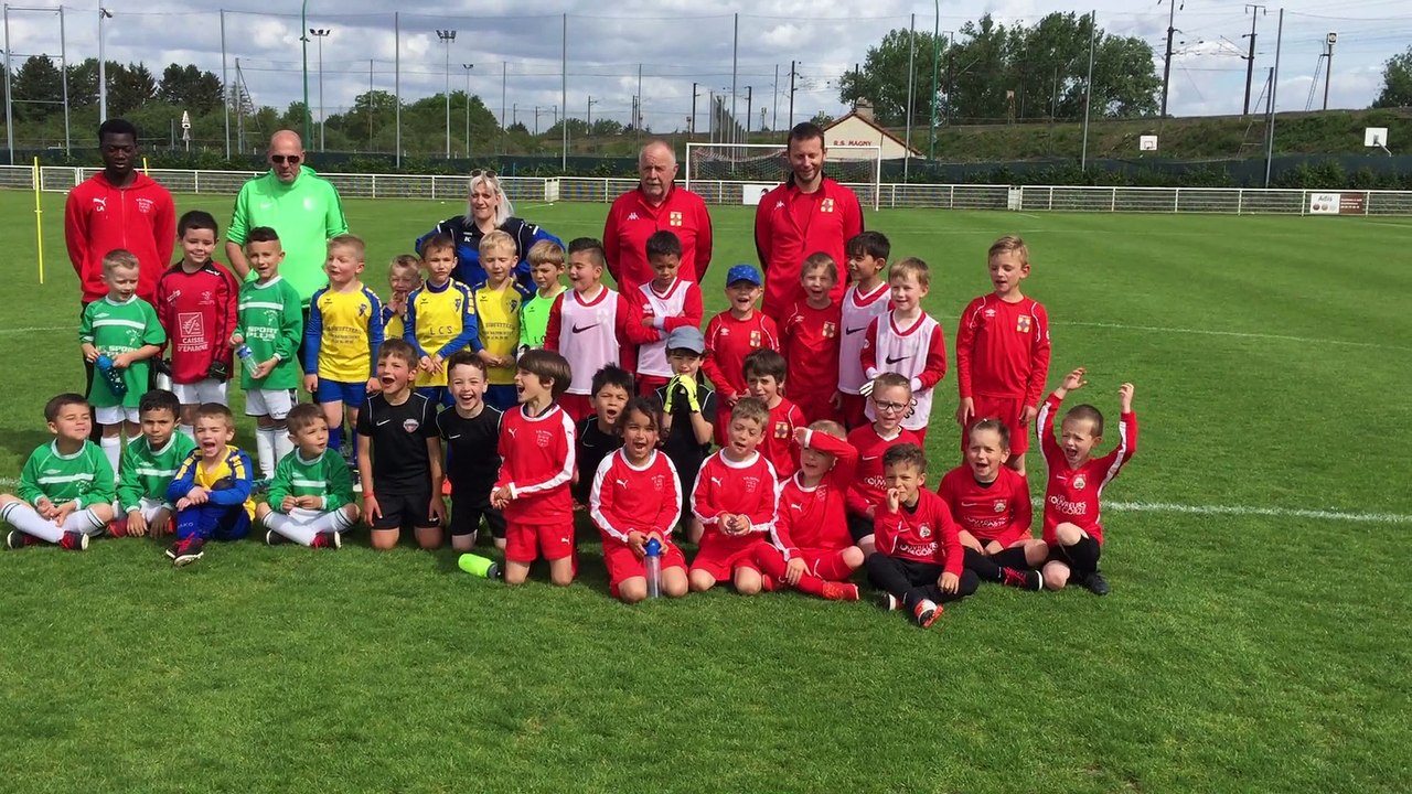 A toutes les mamans de la part des U7 qui ont joué pour le groupe Sarr à 9 H 30