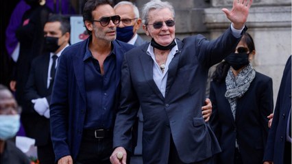 VOICI : La vie ne me fait plus envie" : trois ans après son AVC, Alain Delon fait de tristes confidences
