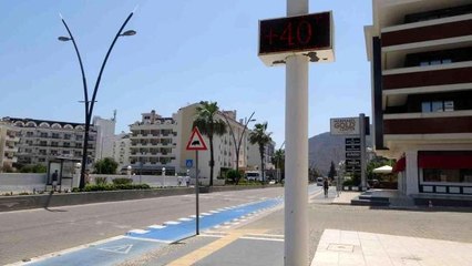 Havalar ısındı, tatilciler denizde serinledi