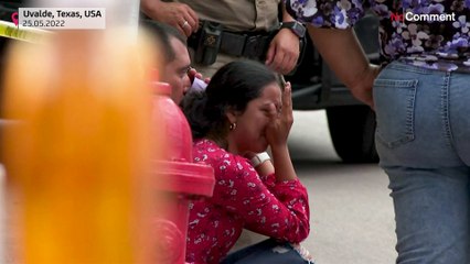 ABD'de 19 çocuk ve 2 öğretmenin öldürüldüğü ilkokul önünde yas