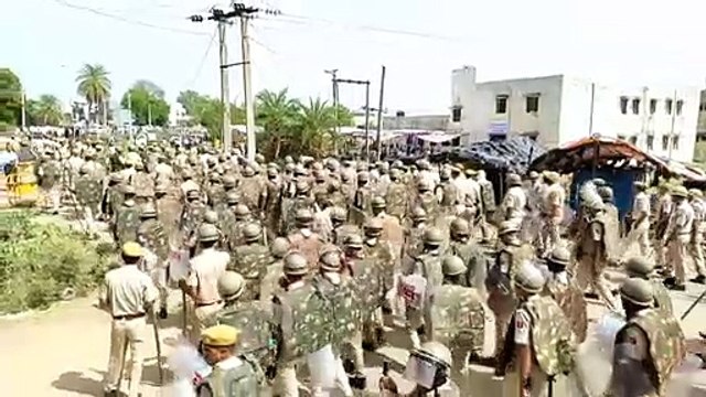 खानपुर में उपद्रव, पुलिस पर पथराव, पुलिस ने कांग्रेस कार्यकर्ताओं को बुरी तरह पीटा, आसू गैस के गोले दागे