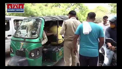 Breaking News : ताजमहल में 4 पर्यटकों की गिरफ्तारी, जानिए वजह...