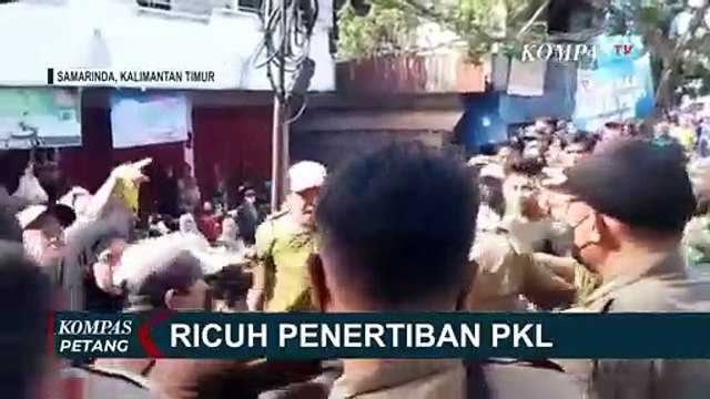 Penertiban PKL Ricuh! Salah Satu Pedagang Ancam Petugas Pakai Senjata Tajam