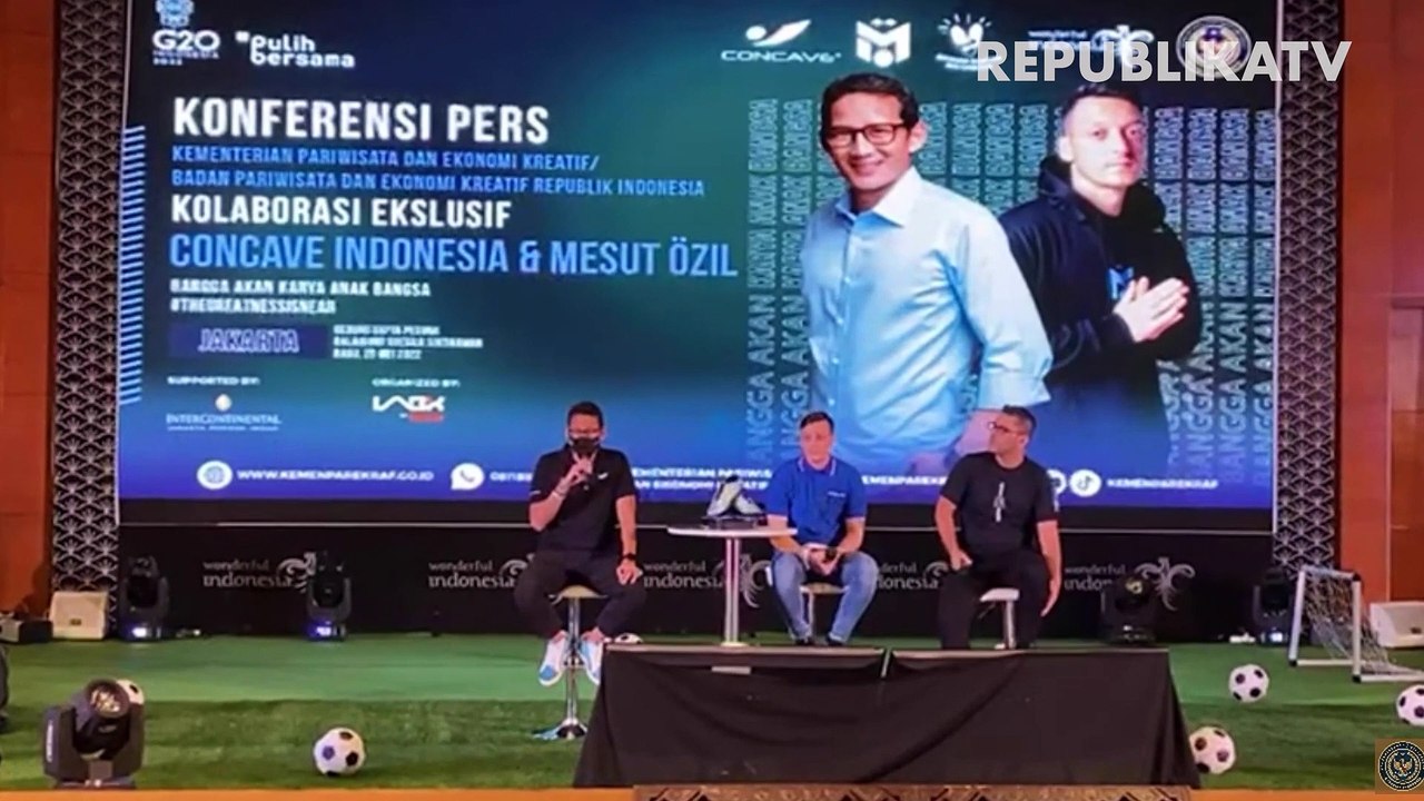 Mezut Ozil Berikan Coaching Clinic Untuk Pesepakbola Indonesia