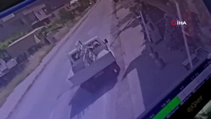 Motosikletlinin feci ölümü... Kaza anı anbean kamerada
