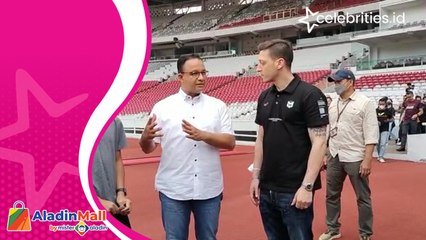 Mesut Ozil Sambangi Stadion Utama GBK bersama Anies Baswedan