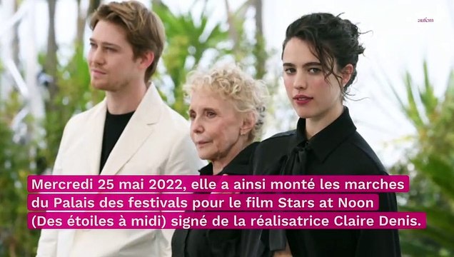 Cannes 2022 : sur le point d’accoucher, Nabilla apparaît éblouissante sur le tapis rouge