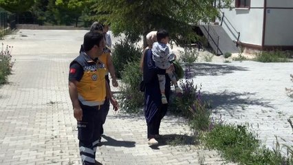 KREŞİN PENCERESİNDEN DÜŞEN 5 YAŞINDAKİ ÇOCUĞA, POLİS EŞLİĞİNDE SAĞLIK KONTROLÜ