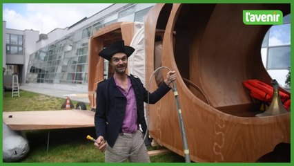 Namur en Mai: L'Orgoptère, une scène sur terre et sur l'eau