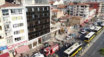 Download Video: Kadıköy'de metruk binada çökme meydana geldi, 3 araç hasar aldı