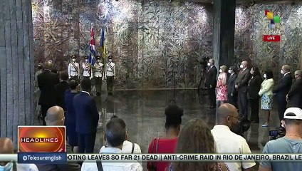 Prime Minister of SVG accepts condecoration from the Cuban Government