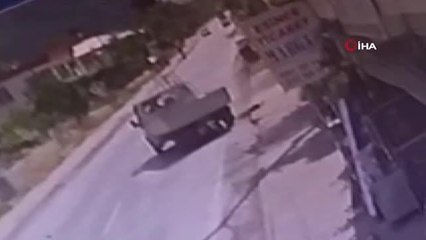 Motosikletlinin feci ölümü... Kaza anı kamerada