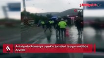 Antalya'da Romanya uyruklu turistleri taşıyan midibüs devrildi: 22 yaralı