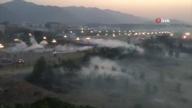 Pakistan'daki protestolarda 3 polis öldü, 91 polis yaralandı