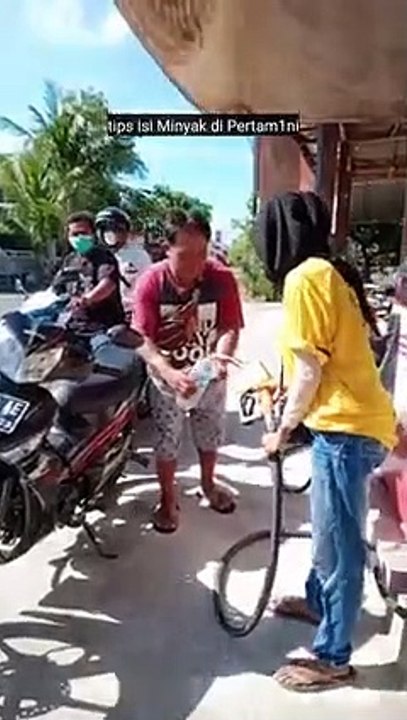 Gas