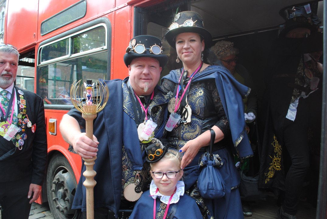 Le Grand Mautchi Greg li Gardien d'fée lance le carnaval de la Grosse Biesse à Marche-en-Famenne