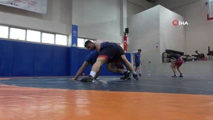 Sivaslı genç güreşçi olimpiyat şampiyonu oldu