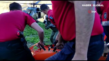 Dağda mantar toplarken ayağını kıran kadının imdadına askeri helikopterle koştular