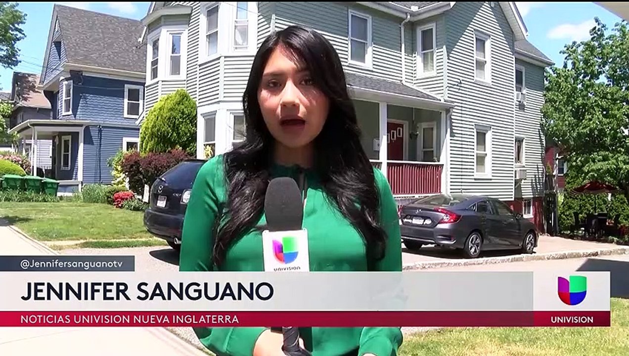 Autoridades hallan a una mujer sin vida dentro de un contenedor de reciclaje en Medford