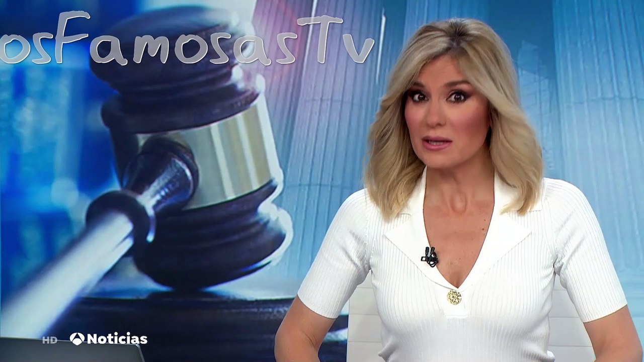 SANDRA GOLPE, DE BLANCO , MARCANDO
